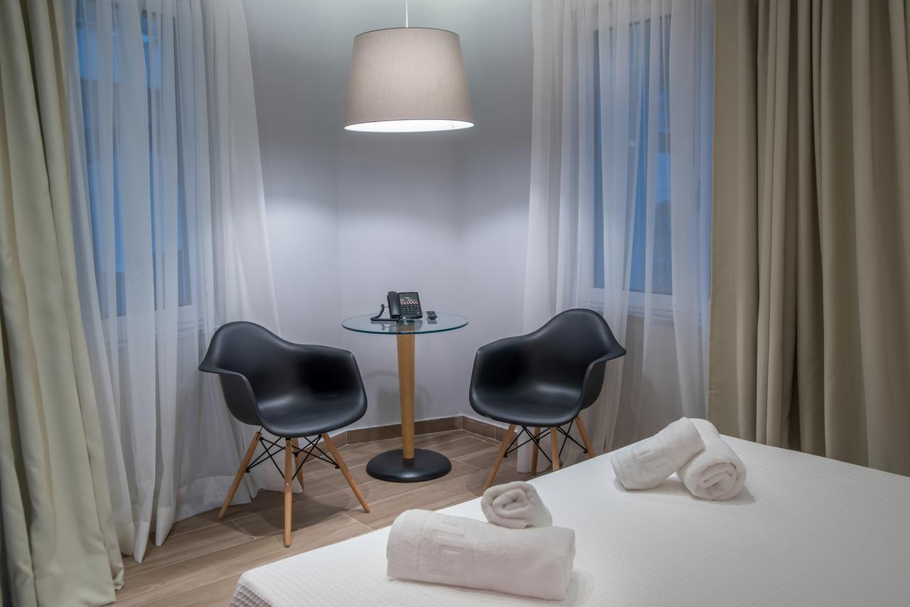 Ad Athens Luxury Rooms & Suites Bagian luar foto
